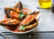 Mosselen in pittige tomatensaus